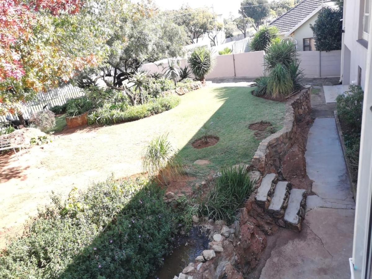 Kaleaba House In A Tranquil Surburb - Linmeyer Hotell Johannesburg Eksteriør bilde